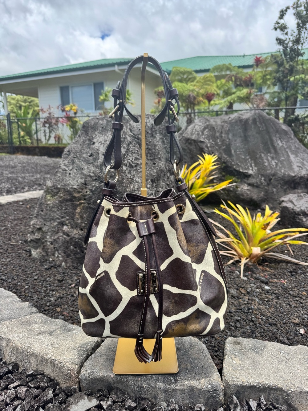 Dooney & Bourke Giraffe Print Drawstring Bucket Bag Leather Shoulder Purse 2008 - Picture 1 of 11